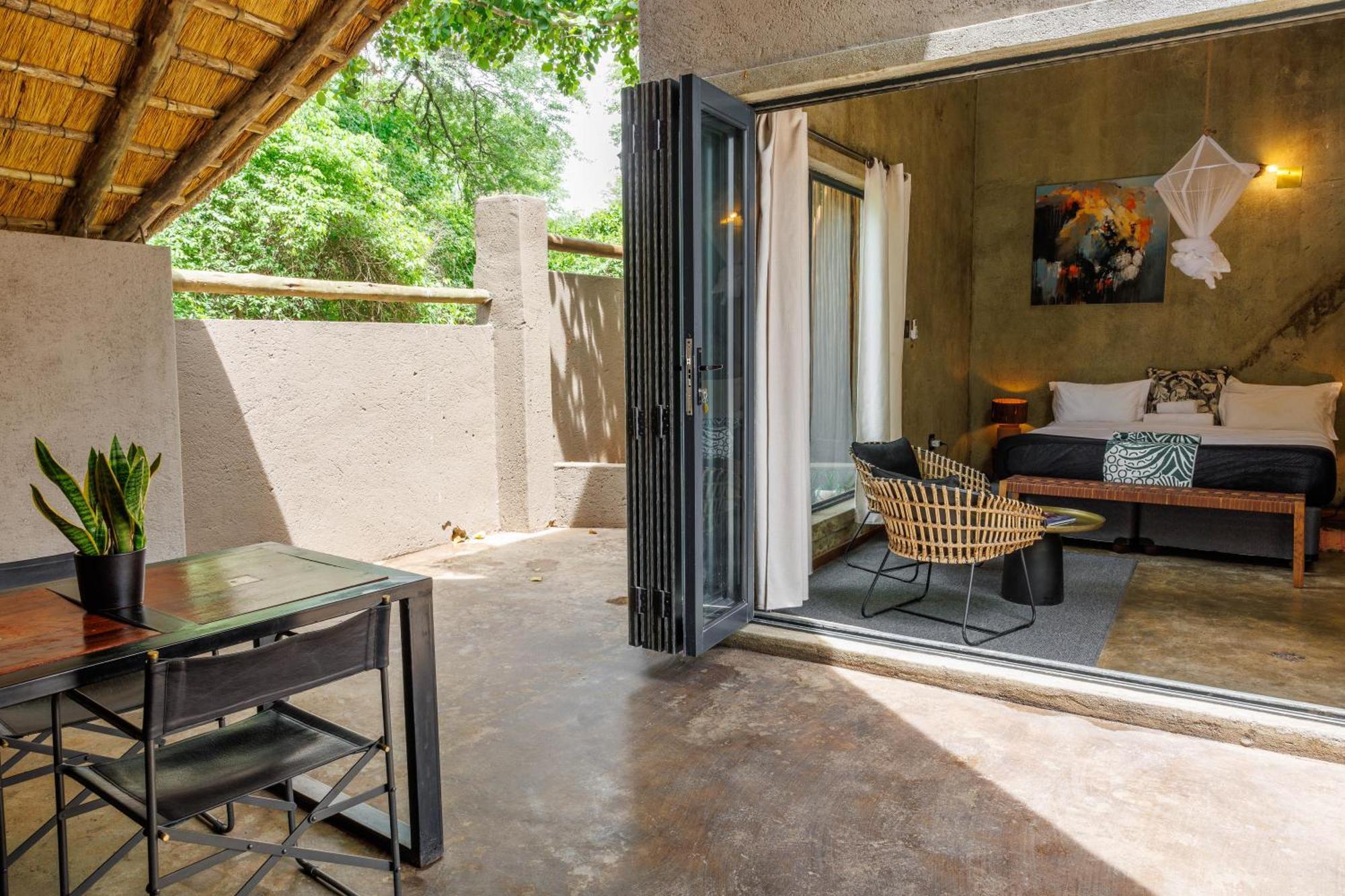 Chobe House Villa And Chalets Касане Экстерьер фото