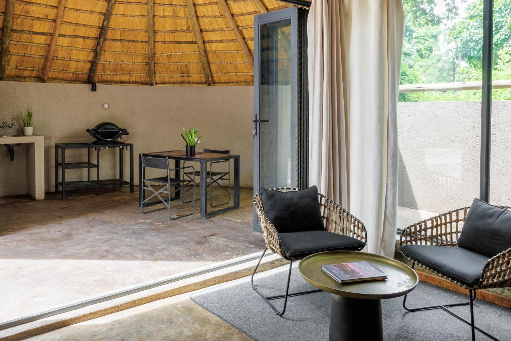 Chobe House Villa And Chalets Касане Экстерьер фото