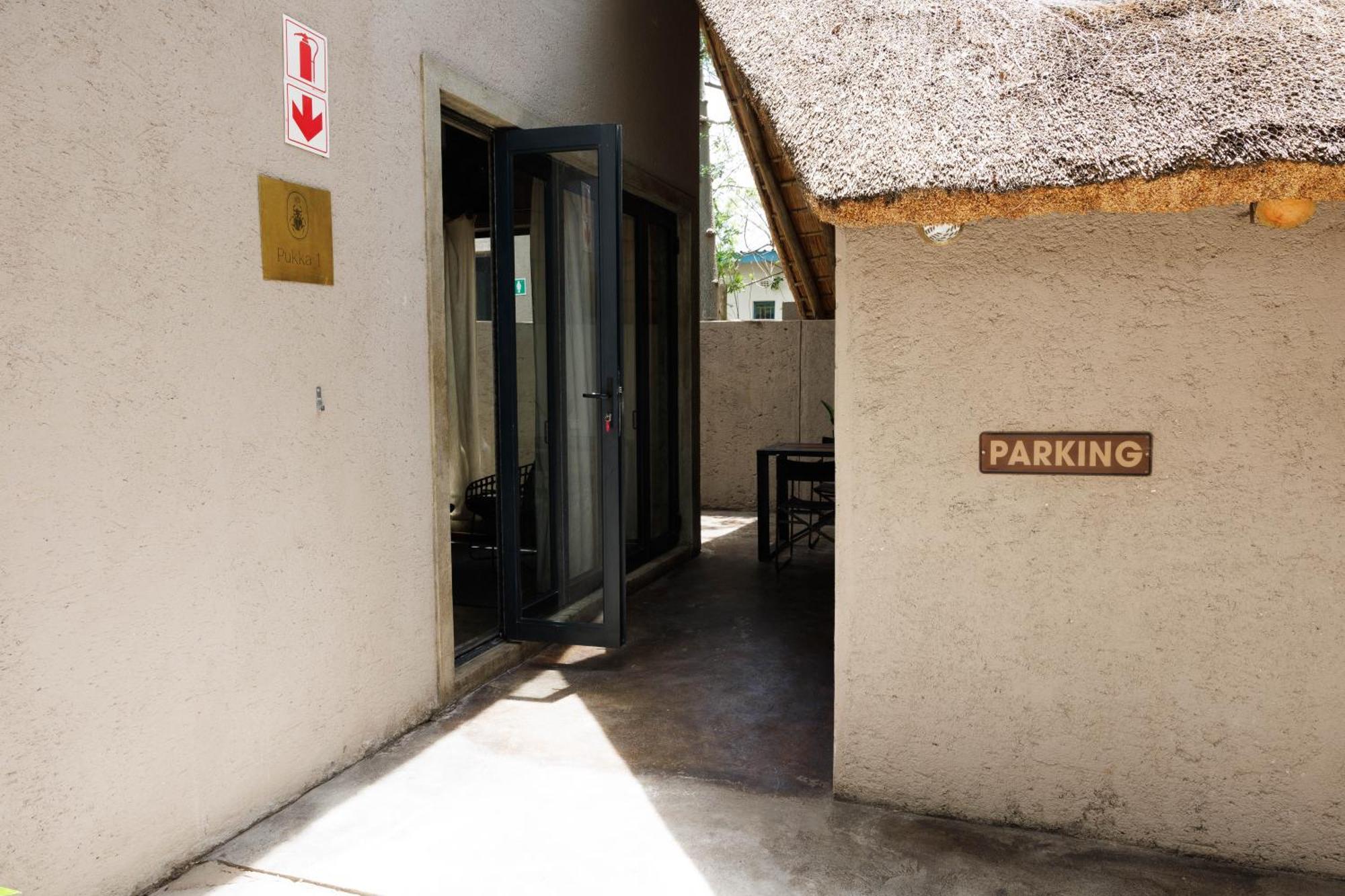 Chobe House Villa And Chalets Касане Экстерьер фото